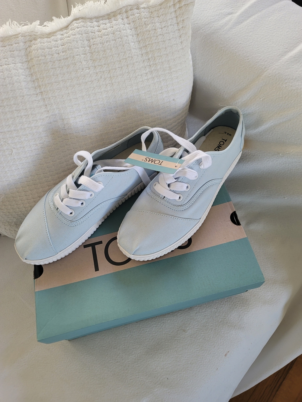 TOMS Women's Light Blue Low-Top Sneakers